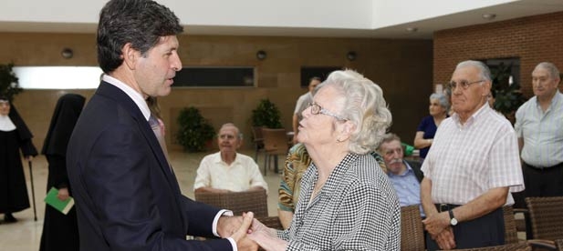 Bataller: &ldquo;El car&aacute;cter social. Uno de los elementos fundamentales del trabajo que estamos llevando a cabo desde el Ayuntamiento de Castell&oacute;n ya que para nosotros las personas son lo primero&rdquo;