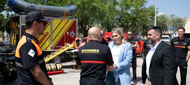 La presidenta de la Diputación hace un balance de la gestión realizada por el Gobierno Provincial durante estos dos años, "en los que hemos dotado a nuestros profesionales de los medios más eficientes y seguros para una prestación óptima del servicio"