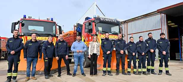 Se trata de dos veh&iacute;culos que garantizar&aacute;n "una respuesta m&aacute;s r&aacute;pida y eficaz ante cualquier emergencia, reforzando la seguridad de los bomberos y preservando nuestro valioso entorno natural", resalta la presidenta de la Diputaci&oacute;n, Marta Barrachina