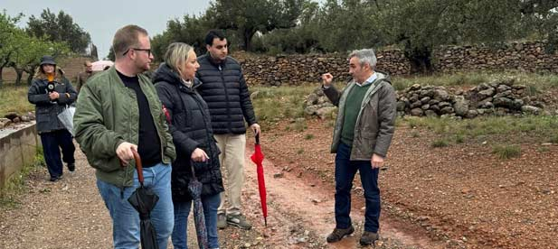 El cumplimiento de las obras en el camino del Navajo, que se une con el camino de la Cruz del Pallás, “es ya una solución para muchos propietarios de suelo agrícola."