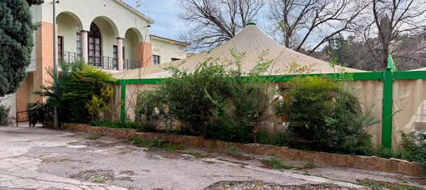 Carpa El Molí rota y abandonada