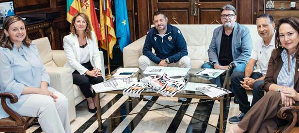 La alcaldesa de Castellón preside una reunión de coordinación para el evento de Aficiones Unidas en junio.