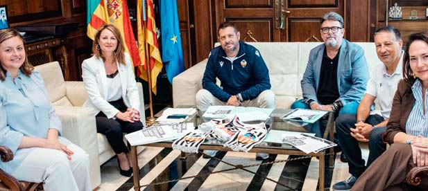 Carrasco subraya el impacto económico del XXI Congreso Nacional de Peñas en Castellón, con más de 1.000 asistentes y la presencia de Tebas y Voulgaris
