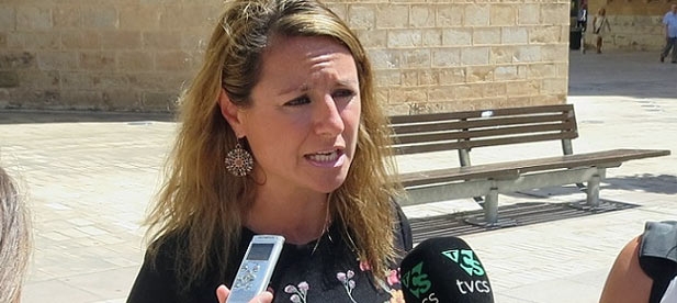 CarrascO. "Desde el Grupo Municipal Popular venimos reclamando, desde hace cuatro años, vía enmienda a los presupuestos de la Generalitat y presentando mociones en el Pleno, la necesidad de contar con este punto informativo de referencia en la estación"