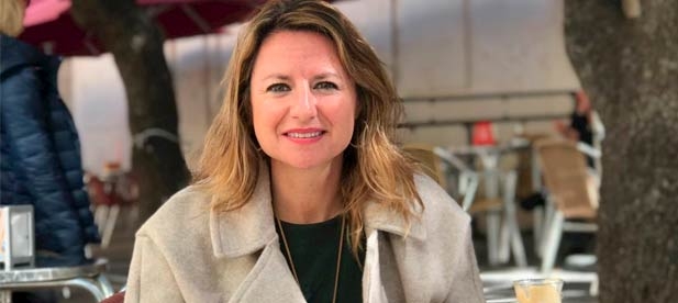 Carrasco ha recordado también que "se está tardando una media de 48 horas en citar a las personas que comparten aula con los casos que resultan positivos para realizarse las pruebas PCR"