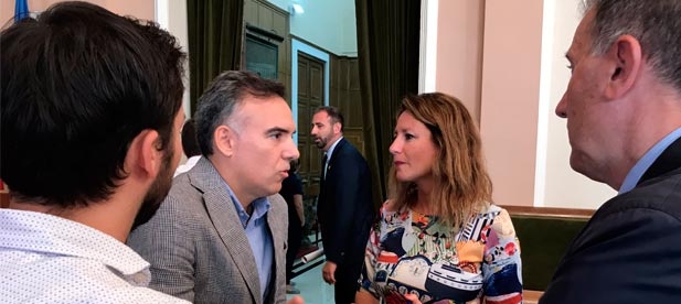 Insta a la alcaldesa a que "deje de enredar", constituya la comisión de investigación "a la mayor brevedad, tal y como anunció en su día"