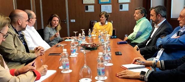 Carrasco: "Queremos playas inteligentes, dotadas de buenos servicios y conexión wifi, que las haga más competitivas."