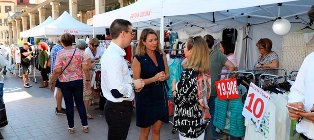 La plaza Santa Clara acoge estos días la feria ‘Street Market’.
