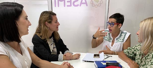 "No es la primera vez que ocurre. La educación de los niños y la conciliación de las familias no se puede decidir media hora antes de cuando se necesita." indica  Begoña Carrasco