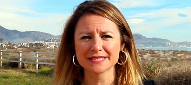Carrasco: "Amparo Marco trata de justificar su mala gestión en materia turística sacando pecho de la bandera sin humos en la playa del Serradal, mientras por dos años consecutivos, la bandera azul, sin aparecer"