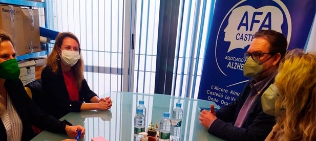 Carrasco: "Dos años después de la entrega de llaves, la instalación permanece cerrada. Sigue sin prestar el servicio terapéutico esencial para ralentizar el avance de la enfermedad de estas personas y de su entorno"