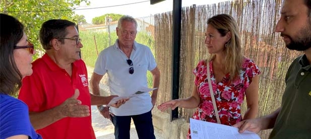 Los vecinos denuncian que "la tubería central que evacuaría el agua para no quedar inundadas las propiedades sigue rota desde hace cuatro años."