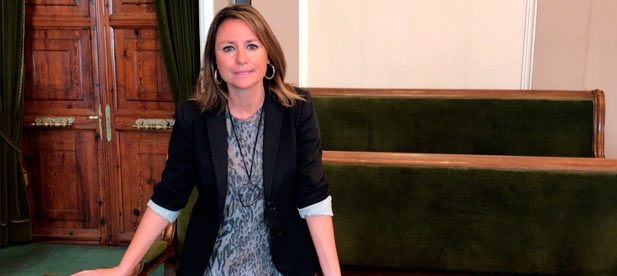 Carrasco ha pedido al equipo de gobierno liderado por la alcaldesa Amparo Marco que "deje de inclinar la cabeza ante Madrid y comience a escuchar a sus ciudadanos"