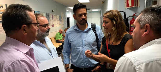 La edil Popular critica que PSPV y Compromís continúan con su política de recortes en materia sanitaria, obligando a los pacientes, muchos de ellos personas muy mayores, a trasladarse a puntos muy alejados del servicio actual.