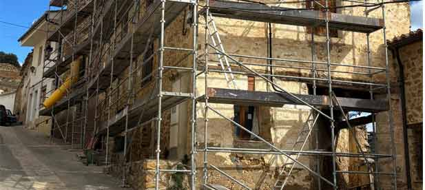 Mientras en Cortes de Arenoso se pone en marcha esta inversi&oacute;n, que financia el Plan Conviure del Consell y el Plan Impulsa de Diputaci&oacute;n, en San Vicente de Piedrahita se adecuar&aacute; un local de usos m&uacute;ltiples para dar servicio a los vecinos