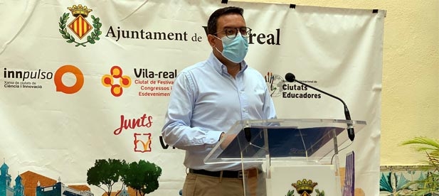 Casabó: “Miles de alumnos y docentes acuden cada día a las aulas con la esperanza de que llegue el material anunciado. La vocación e implicación del profesorado salva la incompetencia de los políticos que nos gobiernan”