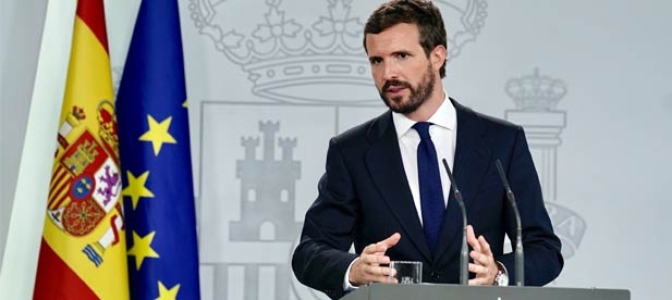 Pablo Casado comparece en el palacio de La Moncloa tras reunirse con Pedro Sánchez