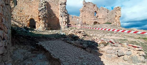 El primer teniente de alcalde de la localidad celebra el inicio de unos trabajos que ponen en valor un pueblo que con 200 habitantes acaba de hacer un llamamiento a la llegada de nuevas familias.
