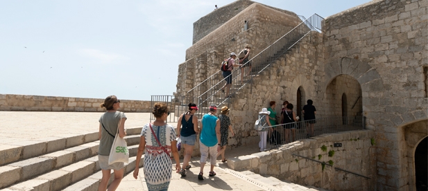 Las obras van a motivar el cierre del Castillo de Peñíscola previsiblemente del 8 al 21 de abril, aunque "la finalización de las obras se estima para el mes de junio, antes de la temporada estival"