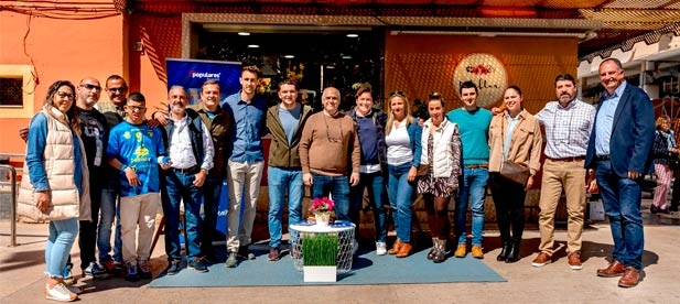 El alcaldable por el PP a la alcaldía de Benicarló atiende las quejas, sugerencias e ideas de sus vecinos en una acción más de su ronda de contactos con el tejido social.