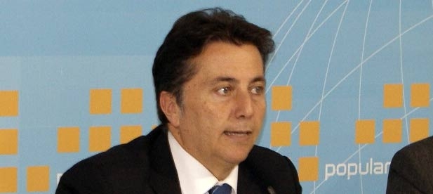 Cervera ha destacado que "el Gobierno de Mariano Rajoy se ha visto obligado a hacer los presupuestos más austeros de la historia de nuestro país debido al grave deterioro de la economía y de las cuentas públicas después de 8 años de gobierno socialista"