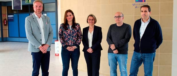 El candidato número uno al Congreso de los Diputados, Óscar Clavell, y la candidata a Les Corts, Beatriz Gascó, han mantenido una reunión con Eva Halcón, Rectora de la UJI