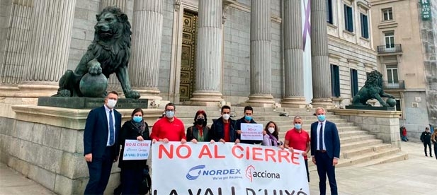 “Queremos ejercer de altavoz de las demandas de unos empleados que solo desean seguir trabajando en la planta” y creemos “que hay alternativas a los despidos que afectan a un centenar de familias"