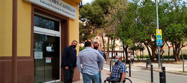 Martínez considera que “mientras se gasta en propaganda engañosa no se trabaja, y el resultado lo acaban pagando los ciudadanos con retrasos que desesperan y provocan la pérdida de oportunidades”