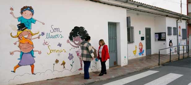 En septiembre decidieron dar de baja la escuela infantil y crear una Unidad de Conciliación Familiar, “pero tampoco cumplía la normativa”. “Su incompetencia al frente del ayuntamiento es la que está sembrando el caos entre las familias con hijos menores”