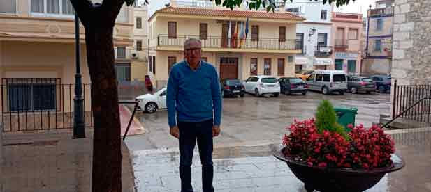Esa l&iacute;nea urgente, dotada con 16 millones de euros para toda la Comunitat Valenciana, se ampliar&aacute; con la el plan Educlima, dotado con 140 millones, y Recole. &ldquo;Todas son acciones que van dirigidas a docentes y alumnado&rdquo;, se&ntilde;ala V&iacute;ctor Cervera (PP)
