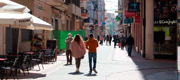 Toledo: "Los comerciantes y hosteleros no quieren más trabas que ahuyentan a clientes como pasa con el sistema sancionador de cámaras, a razón de 80 euros la multa, que se implantará en más calles de la almendra central que se van a cerrar al tráfico"
