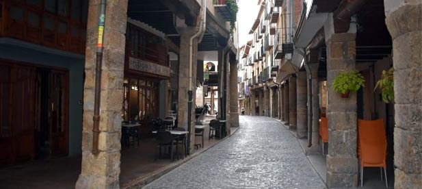 Lecha lamenta la irresponsable gestión económica del consistorio y advierte de especialmente crítica la de Carns de Morella, con 6 años y medio de retrasos
