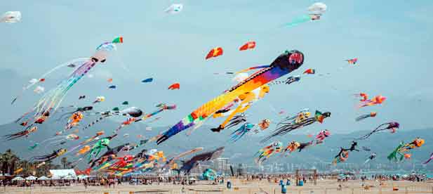 Cometas, globos aerost&aacute;ticos, vuelos en avioneta y m&aacute;s de 150 actividades convierten el litoral castellonense en un gran escenario al aire libre en su edici&oacute;n m&aacute;s internacional