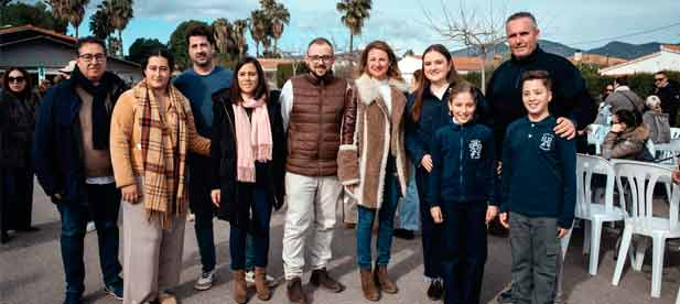 Un gran n&uacute;mero de vecinos han participado en una jornada que ha tenido talleres infantiles, bendici&oacute;n de los animales y una paella popular