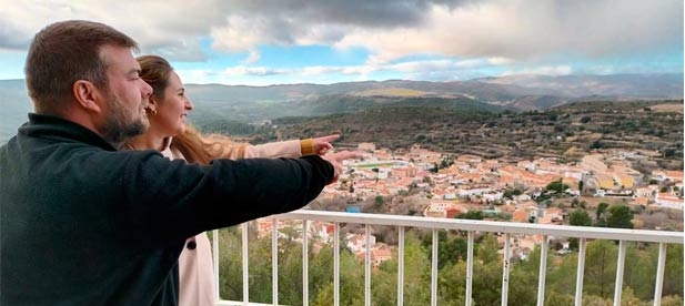 Considera “urgente” destinar una partida económica a realizar dos prospecciones acuíferas que abastezcan a las masías del Ragudo y al casco urbano. 