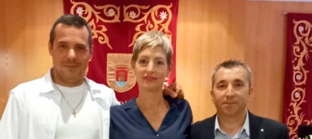 El Grupo Municipal del PP ejerce de altavoz de los vecinos para garantizar la correcta iluminación de la zona de juegos infantiles de la plaza y aporta un presupuesto para poder ejecutar la obra