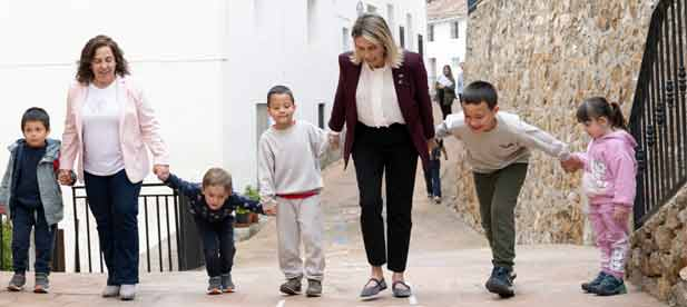 La Diputación refuerza las UCF en pueblos de menos de 1.500 habitantes, eleva el presupuesto a un millón y reduce a un usuario el mínimo desde 2026. Estas mejoras, destaca la institución, son clave para fijar población.