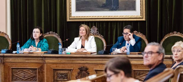 Carrasco también da cuenta de su gestión durante los primeros dos años de mandato donde ha destacado "la apuesta por una ciudad más verde, sostenible y más limpia.