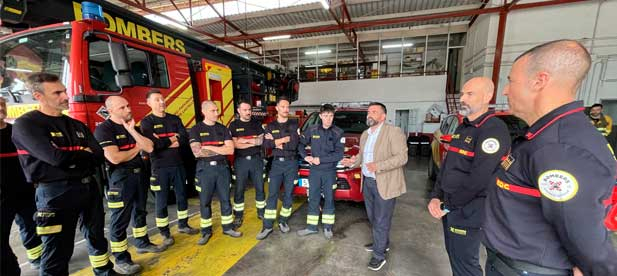 "Desde el inicio de la legislatura nos comprometimos a dotar a nuestros bomberos de los mejores medios porque la seguridad es una prioridad, y lo estamos logrando con más personal y una atención más rápida y eficaz", afirma la presidenta de la Diputación,