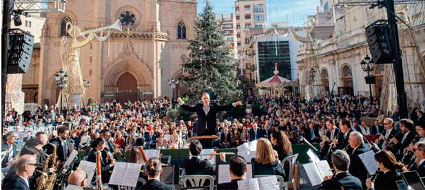 Carrasco: "Nuestra Constitución cumple hoy 47 años. Hoy más que nunca renovamos nuestro compromiso con los valores que garantizan la libertad, la igualdad, la convivencia y nuestro Estado de Derecho."
