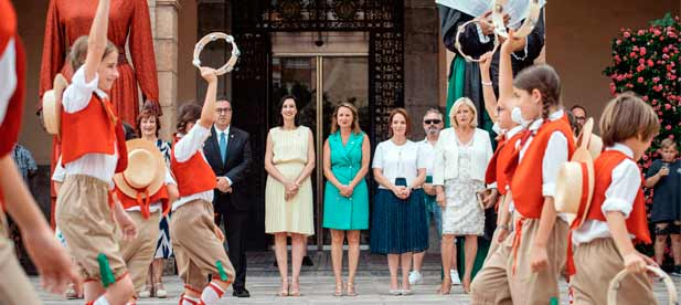 La edila también ha avanzado que "el reconocimiento 'Mostra de Cultura Popular' será este año para la asociación cultural 'Dansants de Castelló' por su contribución a la difusión de la cultura, las tradiciones y el folclore de la ciudad