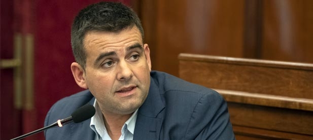 David Vicente (PP) reivindica una infraestructura "que es una vía de vida para las poblaciones de interior" frente a un PSOE "que nos asfixia y nos niega el futuro"