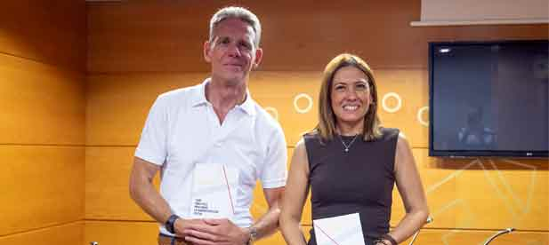 "Con esta gu&iacute;a queremos acompa&ntilde;ar a los municipios en ese camino compartido hacia una administraci&oacute;n m&aacute;s clara, m&aacute;s participativa y m&aacute;s conectada con la ciudadan&iacute;a", ha expresado la diputada provincial
