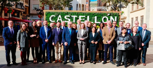 Carrasco ha agradecido a los cónsules y representantes su visita hoy al consistorio.