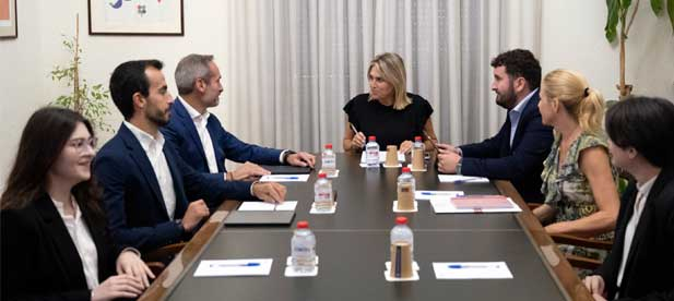 "Trabajamos para multiplicar las oportunidades de esta tierra, sin olvidar sectores clave como servicios, industria, construcción y agricultura", destaca la dirigente provincial.