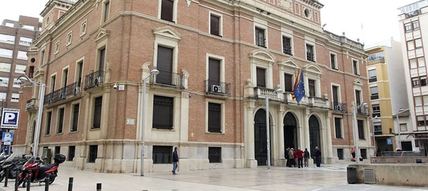 Los populares presentan una moción en la Diputación para que se arbitren compensaciones y se permita el uso de fitosanitarios eficaces contra la plaga
