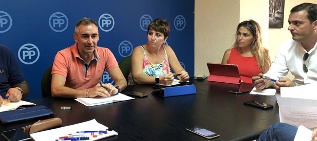 Barrachina: "El PP somos el muro de contención ante los constantes recortes y bloqueos de la izquierda a la provincia"