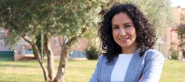 La dirigente exige a la consellera de Transición Ecológica que dé la cara, en lugar de esconderla como las avestruces. “El Consell es un castillo de naipes que se cae por más que Ximo Puig haga esfuerzos de funambulista”