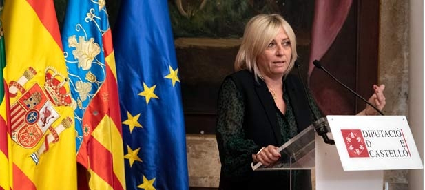 Elena Vicente-Ruiz, diputada provincial, acusa a los socialistas "de aniquilar a médicos a base de despidos, cerrar recursos sanitarios y negar inversión para ampliar el centro"