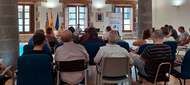 Arenes: "Los autónomos, los comercios y las empresas tienen El Toro un territorio de oportunidades"